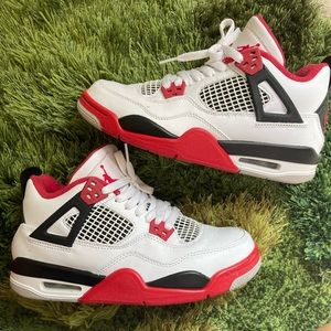 Jordan 4 Fire Red
No box from The Lab